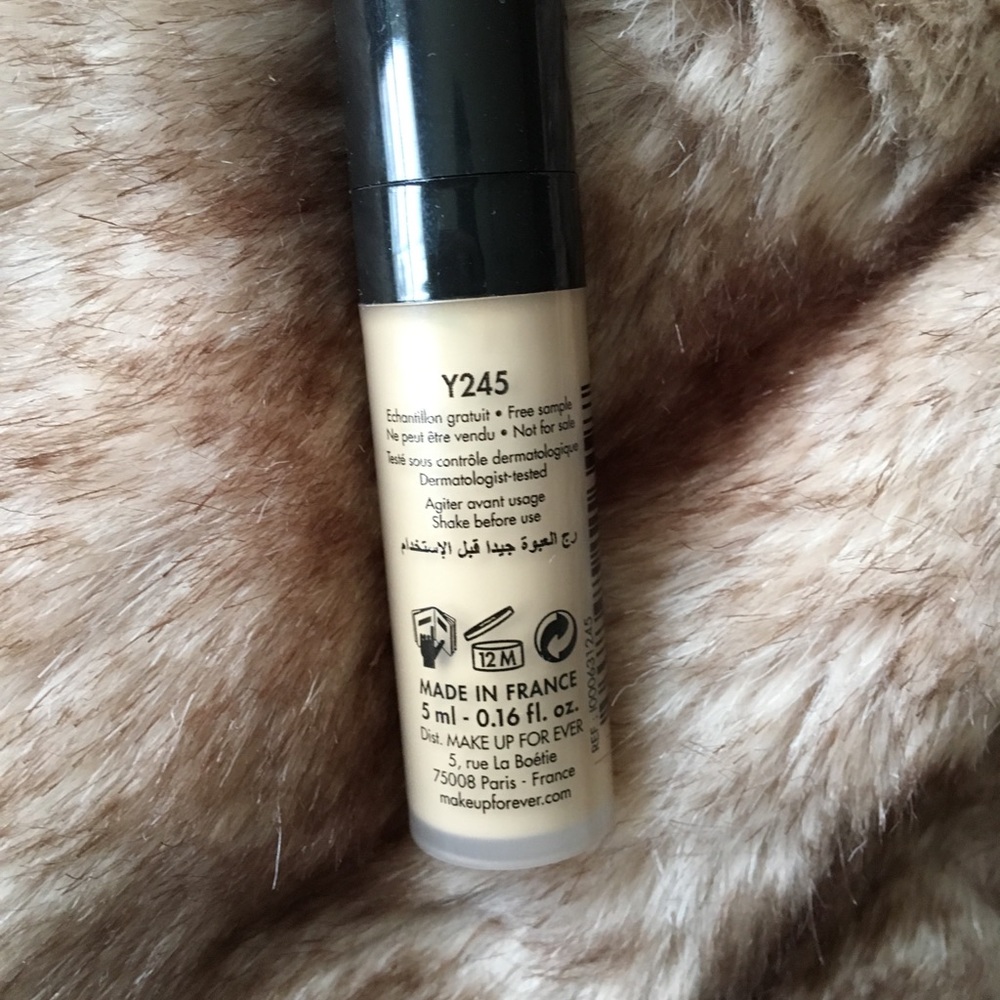 Mini Makeup Bundle - Picture 8 of 8